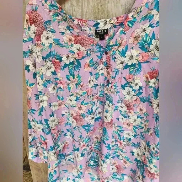 Torrid Harper Flowy Floral Lavender Blouse Women's 1X - Picture 3 of 9